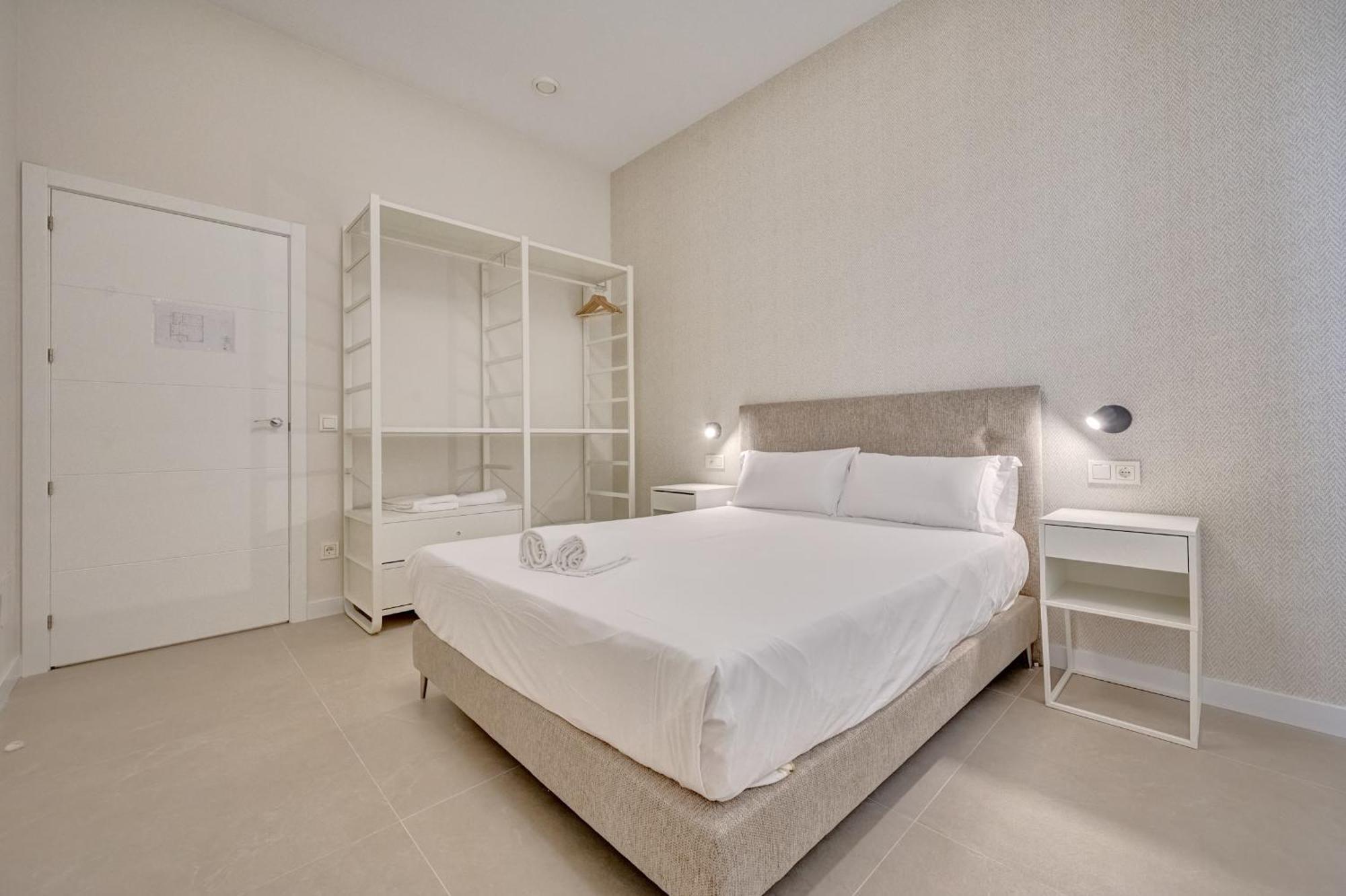 Panda By Clabao Apartment Pamplona
